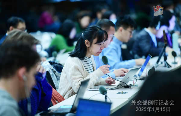 2025年1月15日例行记者会3.jpg